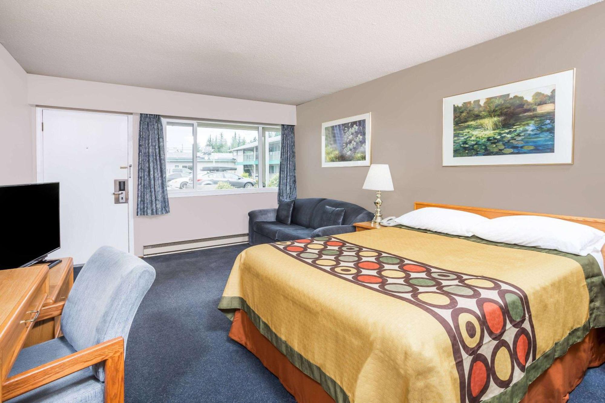 מלון Super 8 By Wyndham Quesnel Bc מראה חיצוני תמונה